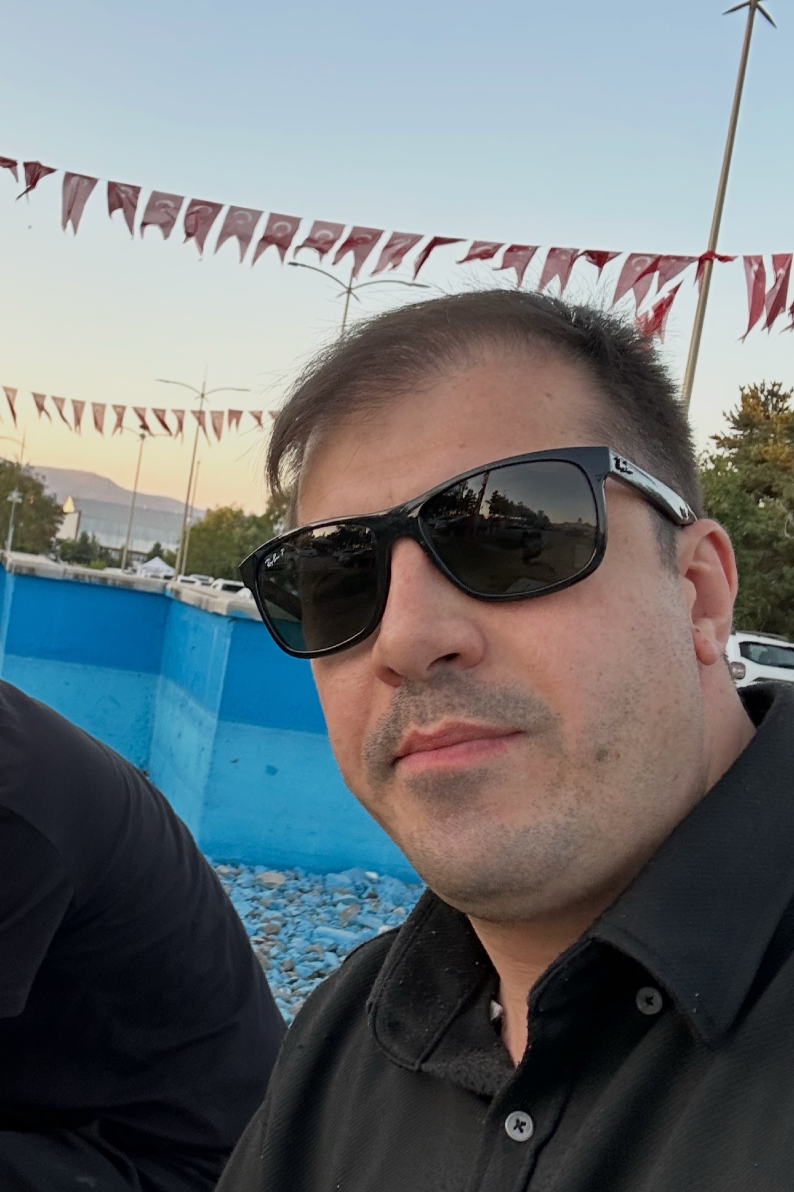 Emre — photo 2 on Lushme