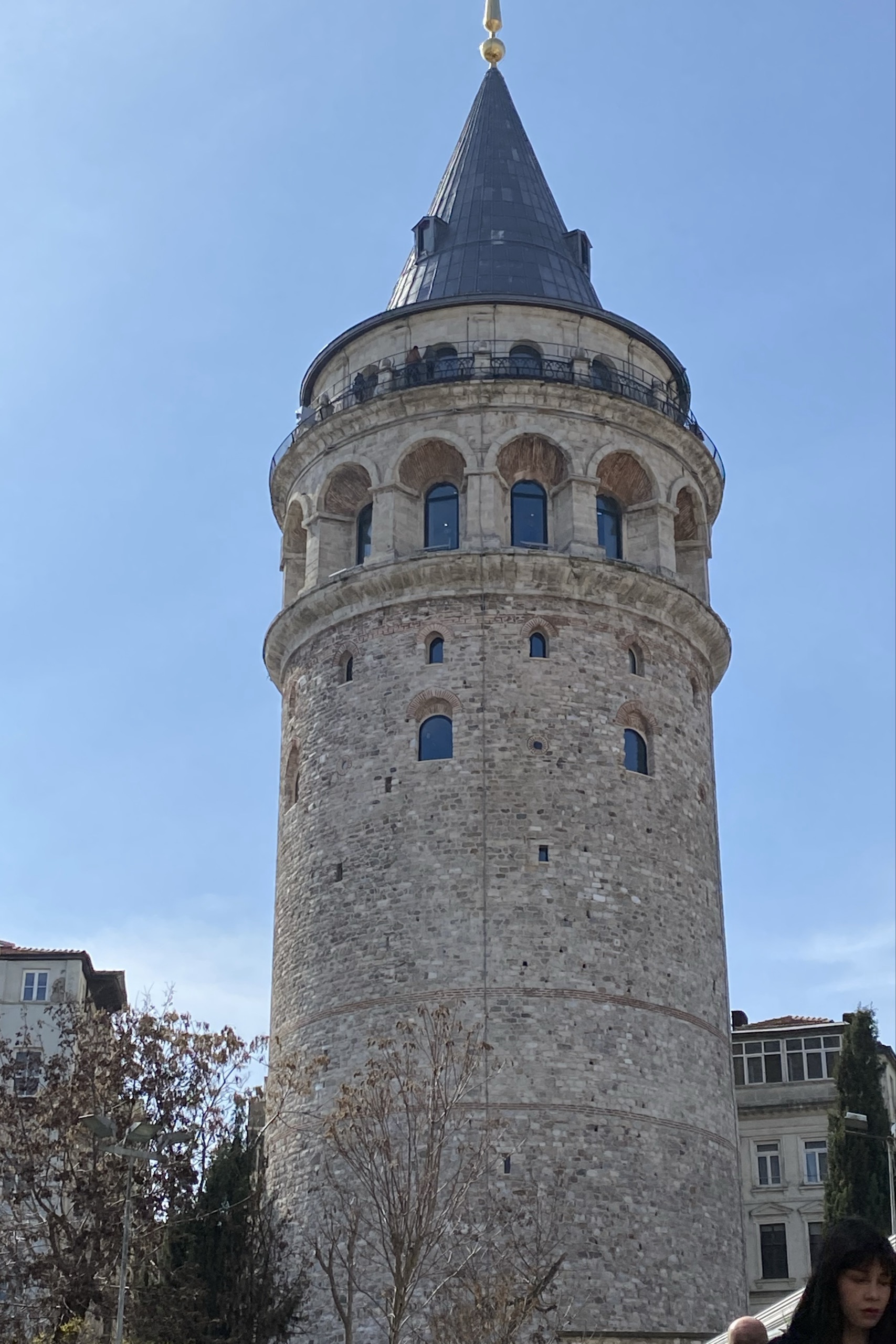 R E — photo 2 on Lushme