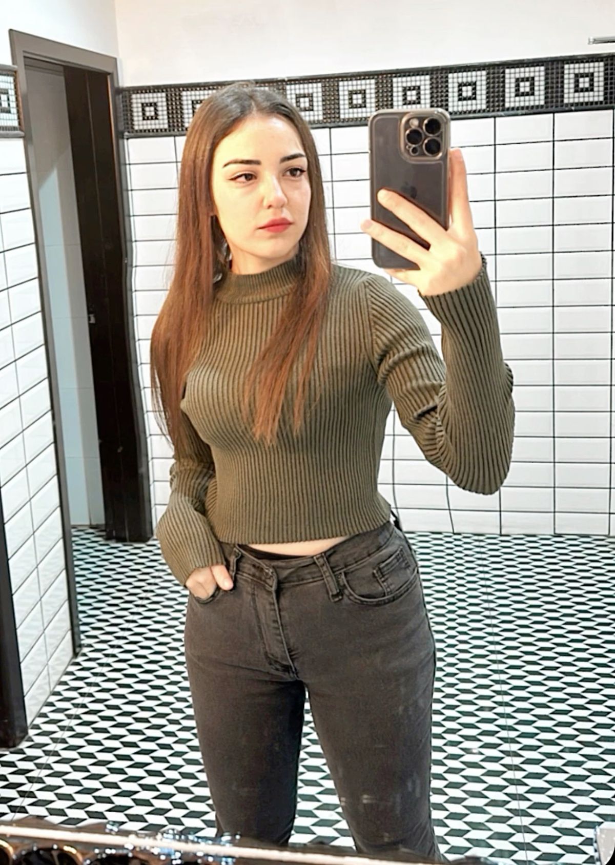 İrem Gamsız — photo 3 on Lushme