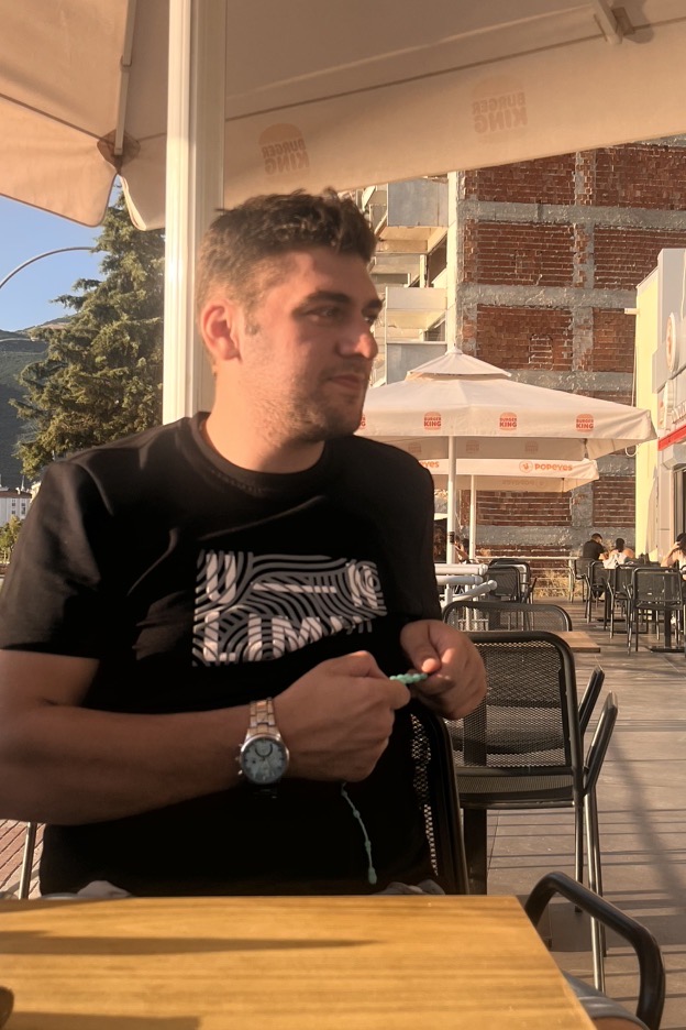 furkan özcan — photo 3 on Lushme