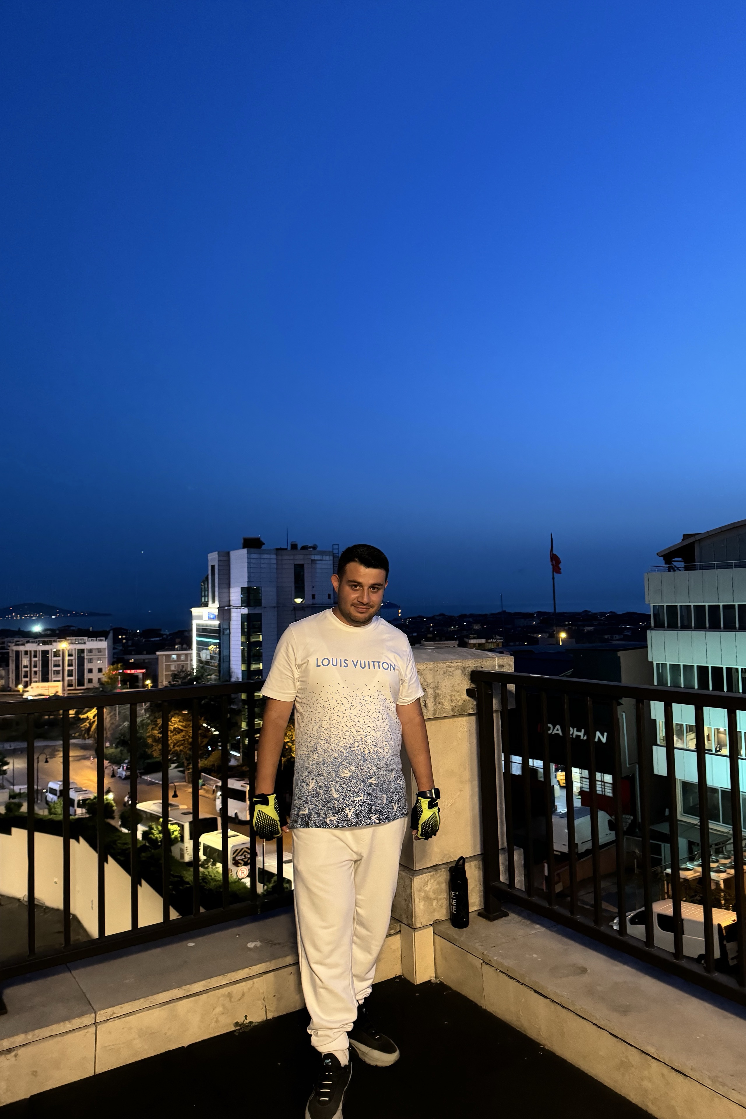 onur akcan — photo 5 on Lushme
