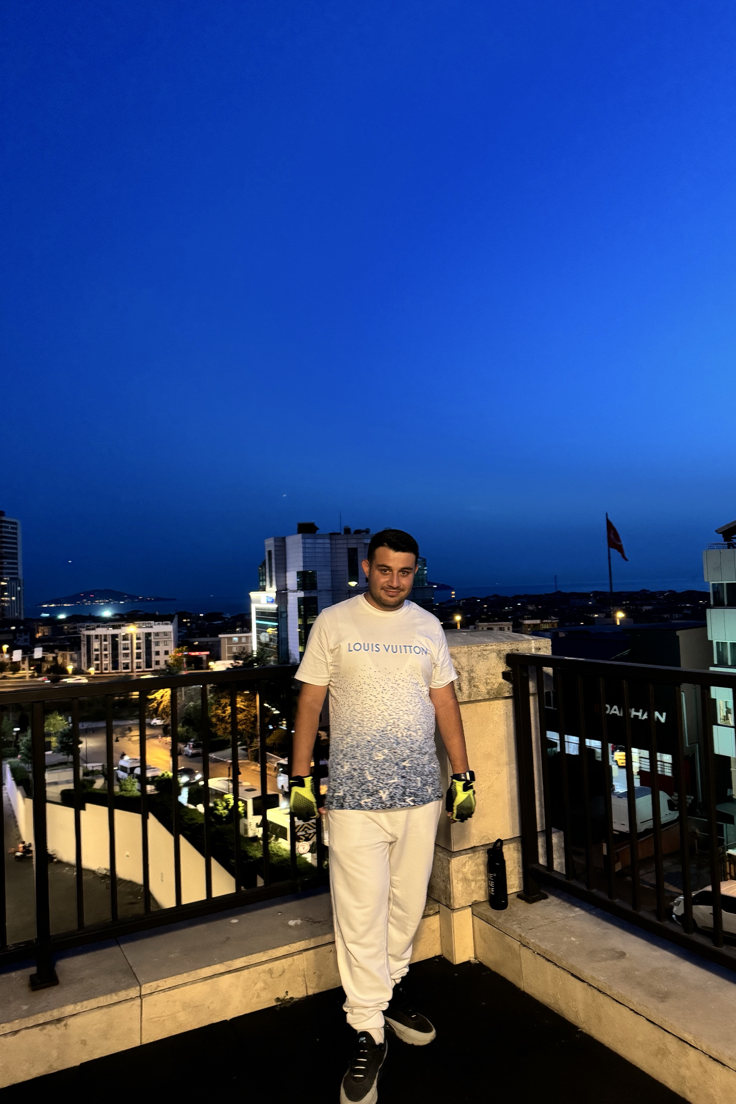 onur akcan — photo 6 on Lushme
